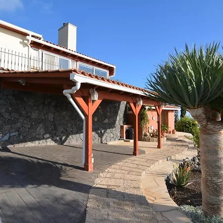 Casa de Férias Tenerife Holiday Moraditas 2 With Jacuzzi In With Seaview